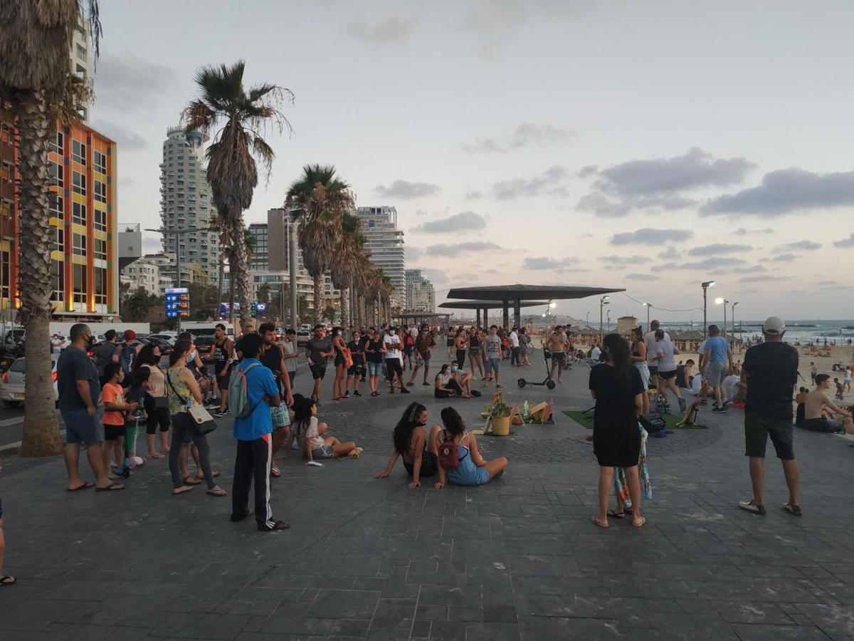 Private Rooms Near The Beach Center Tel Aviv Exteriör bild